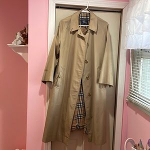 Burberry Trenchcoat
